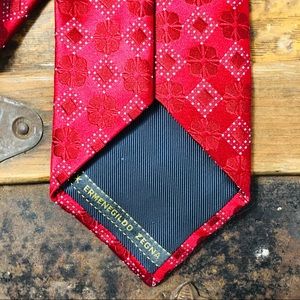 Ermenegildo Zegna Red Pattern Mens Tie